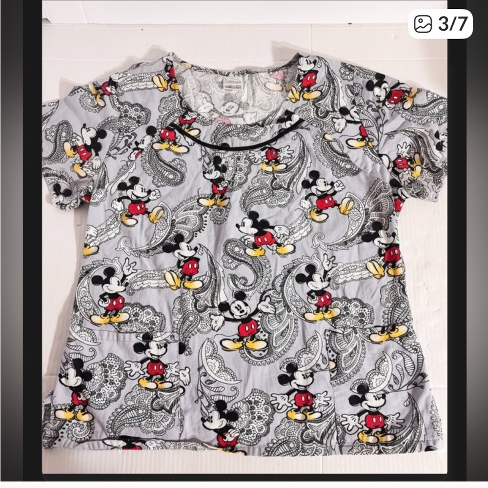 Disney ⚡️ Gray Women's Tee with Mickey Mouse Design size Large - Picture 2 of 7